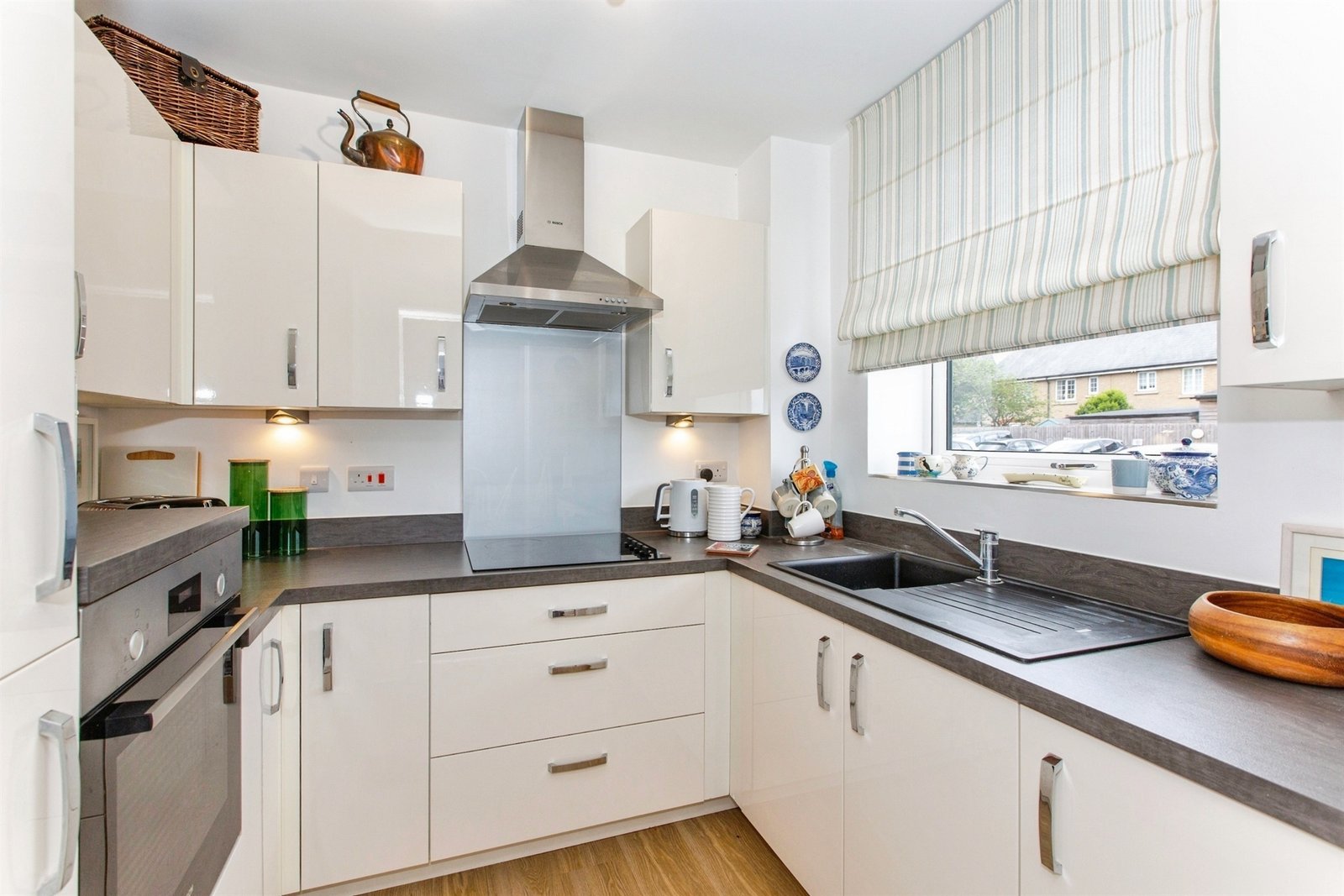 The fitted kitchen